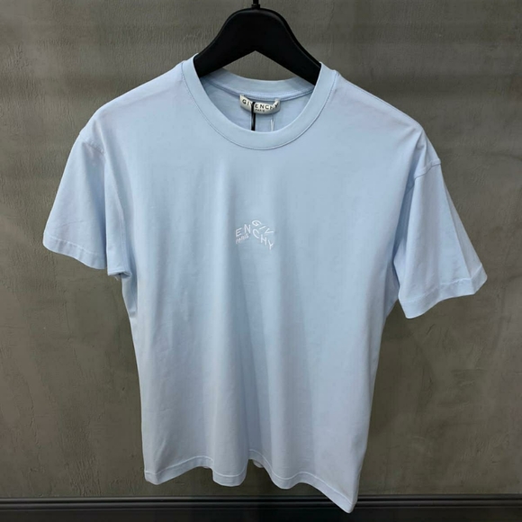 Givenchy New season%100 authentic perfect product
